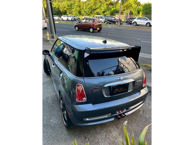 ＭＩＮＩ クーパーＳ　ジョンクーパーワークスＧＰキット　ステアリングスイッチ　カーボンリアウイング　ゴーストフィルム　ボンネットダクト（17枚目）