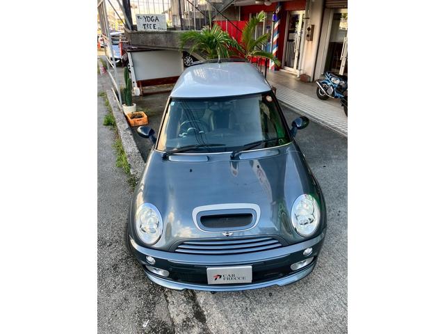ＭＩＮＩ クーパーＳ　ジョンクーパーワークスＧＰキット　ステアリングスイッチ　カーボンリアウイング　ゴーストフィルム　ボンネットダクト（33枚目）