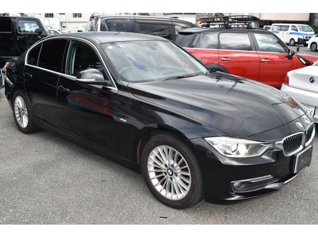 ３シリーズ ３２０ｄブルーパフォーマンス　ラグジュアリー　スマートキー　プッシュスタート　ステアリングスイッチ　リアエアコン（3枚目）