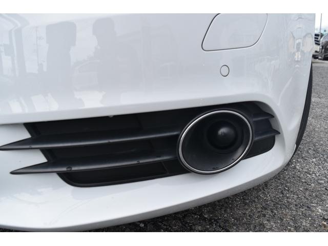 Ａ６ ２．８ＦＳＩクワトロ　スマートキー　プッシュスタート　ステアリングスイッチ　ＢＯＳＥスピーカー　クルーズコントロール　バックカメラ　オートライト　メモリ付きパワーシート　純正ナビ　ドラレコ　リアエアコン（3枚目）