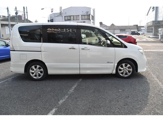 セレナ ハイウェイスター S-ハイブリッド Vセレクション スマートキー プッシュスタート ステアリングスイッチ フリップダウンモニター オートエアコン 両側パワースライドドア ベンチシート リアエアコン(4枚目)