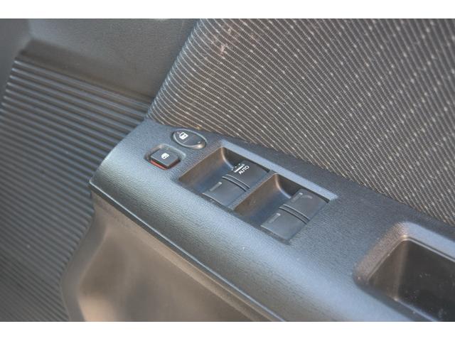 フリードハイブリッド ジャストセレクション　スマートキー　純正ＨＤＤナビ　ベンチシート　オートエアコン　バックカメラ　左側パワースライドドア　社外ホイール　７人乗りフリップダウンモニター　ＥＴＣ（18枚目）