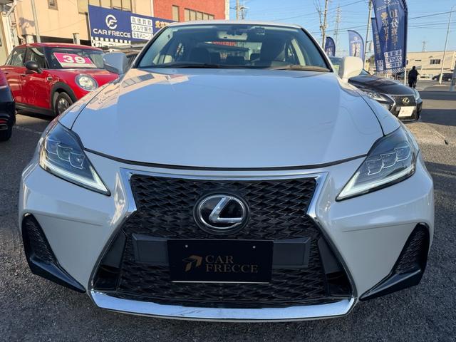 ＩＳ ＩＳ２５０　バージョンＬ　スマートキー　プッシュスタート　ステアリングスイッチ　パドルシフト　クルーズコントロール　バックカメラ　パワーシート（2枚目）