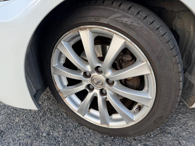 ＩＳ ＩＳ２５０　バージョンＬ　スマートキー　プッシュスタート　ステアリングスイッチ　パドルシフト　クルーズコントロール　バックカメラ　パワーシート（13枚目）