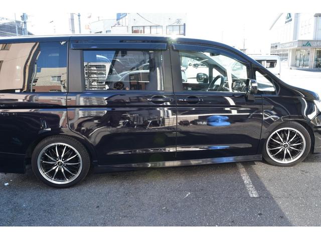 ステップワゴンスパーダ S 社外ナビ 社外マフラー TEIN車高調 社外18インチアルミホイール 左側パワースライドドア 社外バンパー バックカメラ(4枚目)