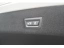 ７４０ｅアイパフォーマンス　Ｍスポーツ　スマートキー　プッシュスタート　メモリー付きパワーシート　サンルーフ　バックカメラ　リアエアコン　電動リアゲート　ステアリングスイッチ　パドルシフト　全方位カメラ　ＵＳＢ入力端子（29枚目）