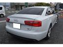 Ａ６ ２．８ＦＳＩクワトロ　スマートキー　プッシュスタート　ステアリングスイッチ　ＢＯＳＥスピーカー　クルーズコントロール　バックカメラ　オートライト　メモリ付きパワーシート　純正ナビ　ドラレコ　リアエアコン（6枚目）