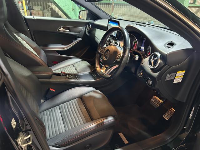ＣＬＡクラス ＣＬＡ１８０　スポーツ　買取車・レーダーセーフティＰＫＧ・純正ＨＤＤナビ・フルセグＴＶ・バックカメラ・ＥＴＣ・ＬＥＤライト・ハーフレザーシート・シートヒーター・運転パワーシート・純正１８ＡＷ・ターボ・ドラレコ（14枚目）