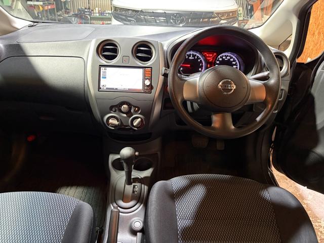 ノート X 買取車・純正ナビ・フルセグTV・ETC・プッシュスタート・アイドリングストップ・シートリフター・電動格納ミラー(2枚目)