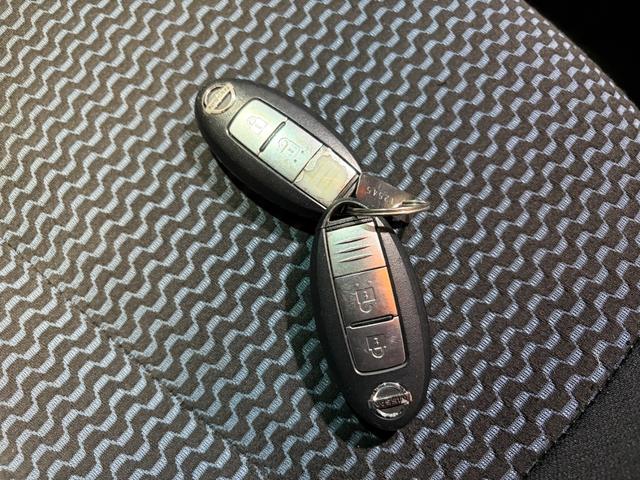 ノート X 買取車・純正ナビ・フルセグTV・ETC・プッシュスタート・アイドリングストップ・シートリフター・電動格納ミラー(4枚目)