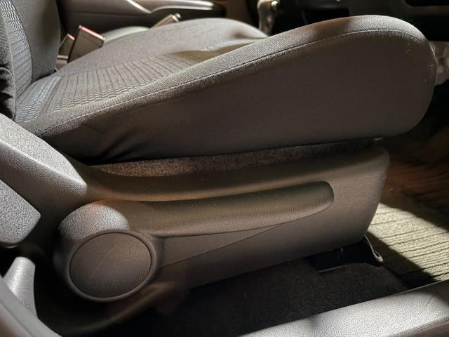 ノート X 買取車・純正ナビ・フルセグTV・ETC・プッシュスタート・アイドリングストップ・シートリフター・電動格納ミラー(7枚目)