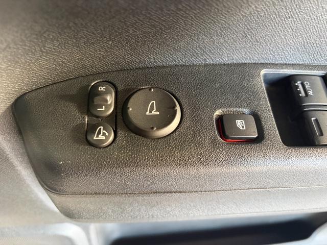 ライフ ディーバスマートスタイル 買取車・ワンオーナー・スマートキー・純正HDDナビ・TV・バックカメラ・HIDヘッドライト・純正14インチAW・オートエアコン・ミラーウィンカー・シートリフター・電動格納ミラー(9枚目)