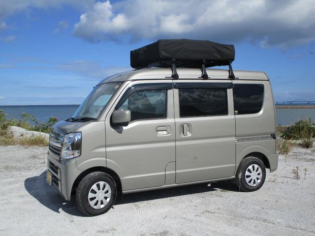 エブリイ ジョインターボ　車中泊仕様車　ルーフテント　床下収納　断熱施工　対面式ダイネット　壁面折り畳みテーブル×１　ベッド全長１９０ｃｍ　１００Ｖコンセント×１　外部電源入力　室内照明２カ所（2枚目）