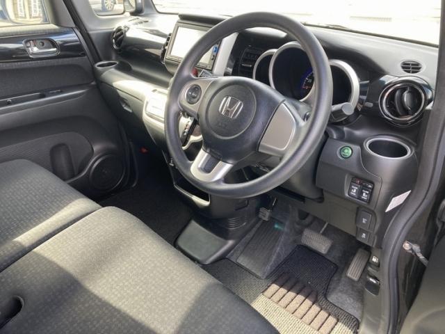 N-BOXカスタム G SSブラックスタイルパッケージ 両側電動スライド キーレス フルセグ ナビ&TV エアバッグ オートマ HIDヘッドライト ETC バックカメラ スマートキー 横滑り防止機能 シートヒーター(2枚目)