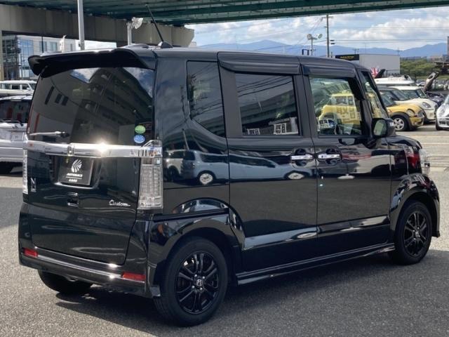 N-BOXカスタム G SSブラックスタイルパッケージ 両側電動スライド キーレス フルセグ ナビ&TV エアバッグ オートマ HIDヘッドライト ETC バックカメラ スマートキー 横滑り防止機能 シートヒーター(3枚目)