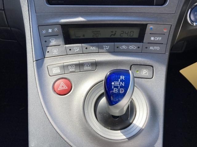 プリウス S ワンオーナー キーレス フルセグ ナビ&TV 15アルミホイール エアバッグ オートマ 助手席エアバッグ HIDヘッドライト ETC バックカメラ スマートキー(19枚目)
