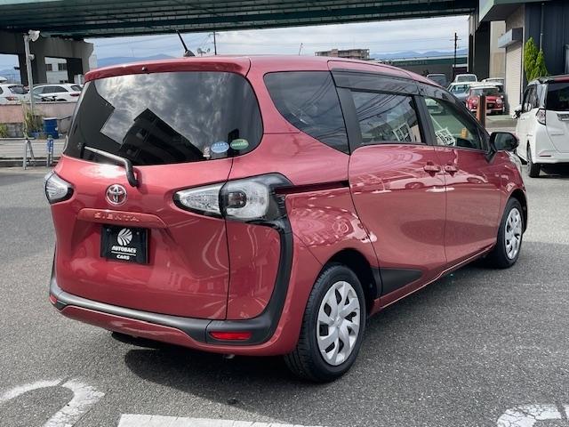 シエンタ Ｘ　キーレス　乗車定員７人　アイドリングストップ　エアバッグ　オートマ　　助手席エアバッグ　衝突被害軽減システム　ＥＴＣ（3枚目）