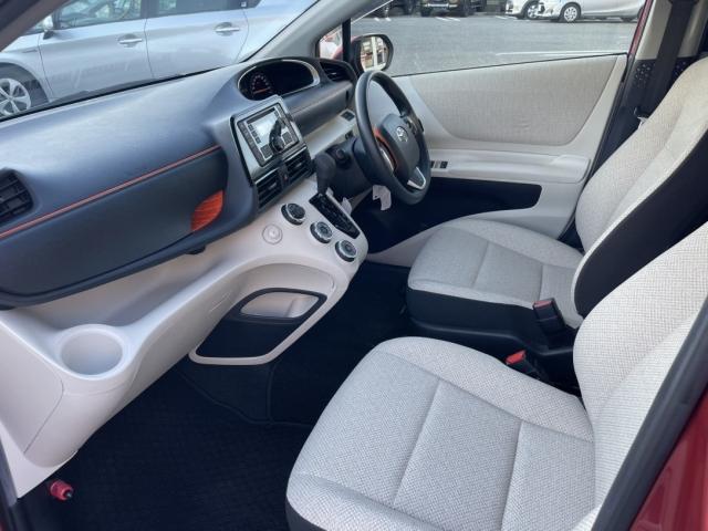 シエンタ Ｘ　キーレス　乗車定員７人　アイドリングストップ　エアバッグ　オートマ　　助手席エアバッグ　衝突被害軽減システム　ＥＴＣ（18枚目）