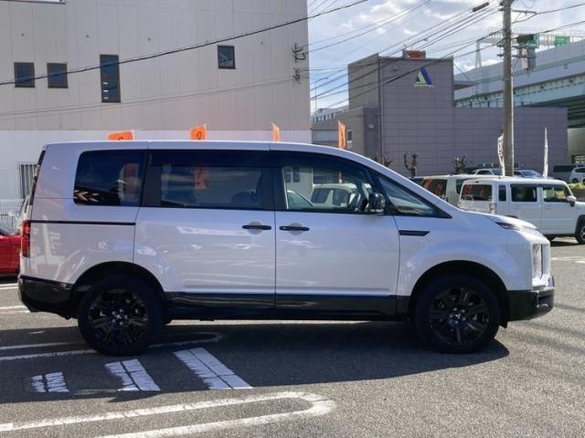 デリカＤ：５ シャモニー　ワンオーナー　キーレス　フルセグ　ナビ＆ＴＶ　１８アルミホイール　乗車定員７人　ディーゼル　エアバッグ　電動シート　オートマ　フル装備　助手席エアバッグ　衝突被害軽減システム　バックカメラ（7枚目）