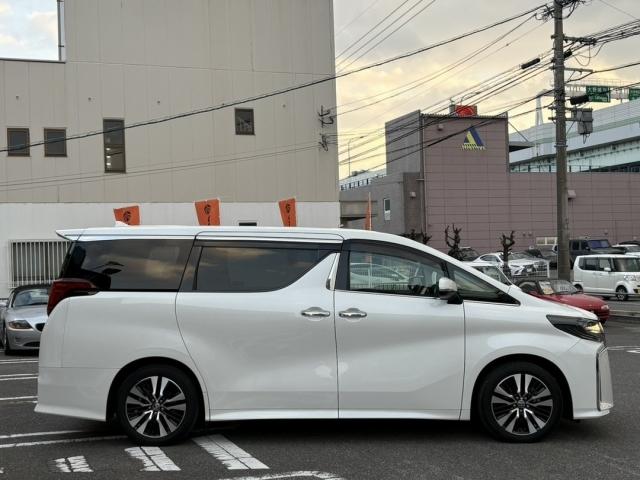 アルファード ２．５Ｓ　Ｃパッケージ　ワンオーナー　サンルーフ　革シート　両側電動スライド　キーレス　１８アルミホイール　乗車定員７人　エアバッグ　電動シート　オートマ　　助手席エアバッグ　衝突被害軽減システム　ＥＴＣ（7枚目）