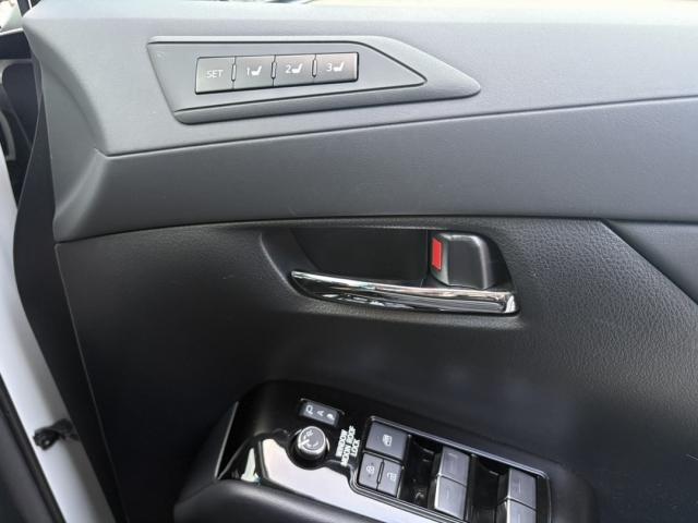 アルファード ２．５Ｓ　Ｃパッケージ　ワンオーナー　サンルーフ　革シート　両側電動スライド　キーレス　１８アルミホイール　乗車定員７人　エアバッグ　電動シート　オートマ　　助手席エアバッグ　衝突被害軽減システム　ＥＴＣ（20枚目）