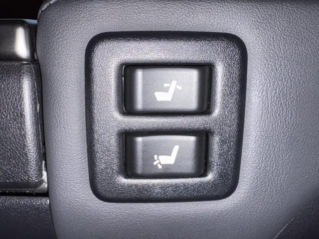 アルファード ２．５Ｓ　Ｃパッケージ　ワンオーナー　サンルーフ　革シート　両側電動スライド　キーレス　１８アルミホイール　乗車定員７人　エアバッグ　電動シート　オートマ　　助手席エアバッグ　衝突被害軽減システム　ＥＴＣ（25枚目）