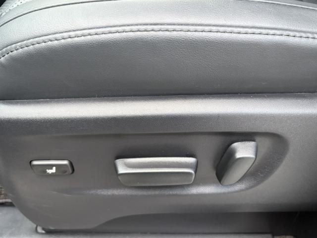 アルファード ２．５Ｓ　Ｃパッケージ　ワンオーナー　サンルーフ　革シート　両側電動スライド　キーレス　１８アルミホイール　乗車定員７人　エアバッグ　電動シート　オートマ　　助手席エアバッグ　衝突被害軽減システム　ＥＴＣ（28枚目）