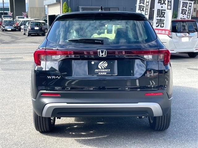 ＷＲ－Ｖ Ｚ　キーレス　１７アルミホイール　エアバッグ　オートマ　助手席エアバッグ　衝突被害軽減システム　バックカメラ　スマートキー　オートクルーズコントロール（5枚目）