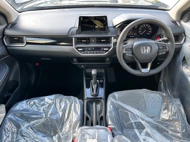 ＷＲ－Ｖ Ｚ　キーレス　１７アルミホイール　エアバッグ　オートマ　助手席エアバッグ　衝突被害軽減システム　バックカメラ　スマートキー　オートクルーズコントロール（10枚目）