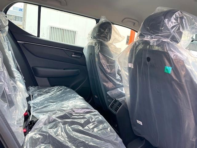 ＷＲ－Ｖ Ｚ　キーレス　１７アルミホイール　エアバッグ　オートマ　助手席エアバッグ　衝突被害軽減システム　バックカメラ　スマートキー　オートクルーズコントロール（16枚目）