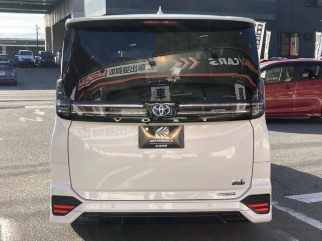 ヴォクシー ハイブリッドＳ－Ｇ　ワンオーナー　キーレス　ナビ　乗車定員７人　エアバッグ　オートマ　助手席エアバッグ　衝突被害軽減システム　バックカメラ　スマートキー　オートクルーズコントロール（5枚目）