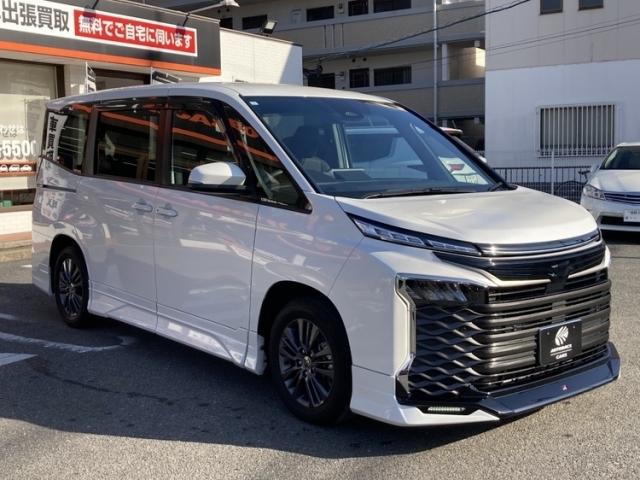 ヴォクシー ハイブリッドＳ－Ｇ　ワンオーナー　キーレス　ナビ　乗車定員７人　エアバッグ　オートマ　助手席エアバッグ　衝突被害軽減システム　バックカメラ　スマートキー　オートクルーズコントロール（8枚目）