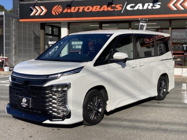 ヴォクシー ハイブリッドＳ－Ｇ　ワンオーナー　キーレス　ナビ　乗車定員７人　エアバッグ　オートマ　助手席エアバッグ　衝突被害軽減システム　バックカメラ　スマートキー　オートクルーズコントロール（10枚目）