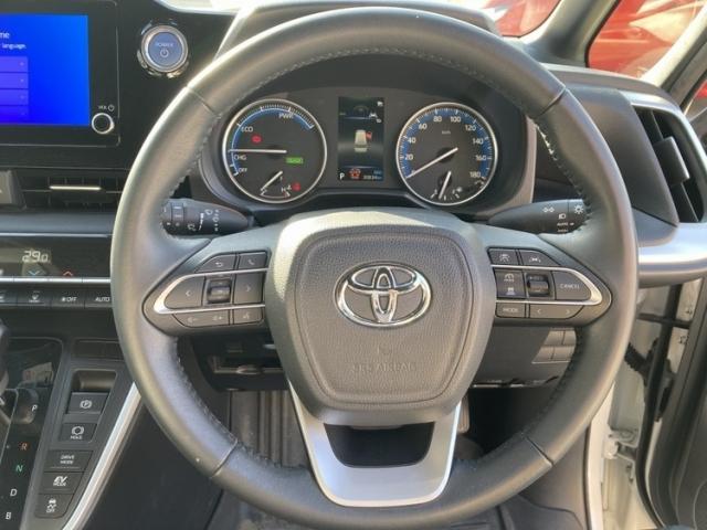 ヴォクシー ハイブリッドＳ－Ｇ　ワンオーナー　キーレス　ナビ　乗車定員７人　エアバッグ　オートマ　助手席エアバッグ　衝突被害軽減システム　バックカメラ　スマートキー　オートクルーズコントロール（12枚目）