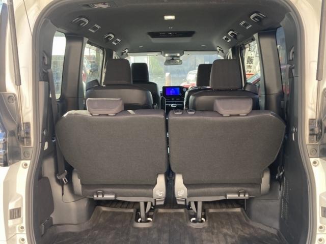 ヴォクシー ハイブリッドＳ－Ｇ　ワンオーナー　キーレス　ナビ　乗車定員７人　エアバッグ　オートマ　助手席エアバッグ　衝突被害軽減システム　バックカメラ　スマートキー　オートクルーズコントロール（19枚目）