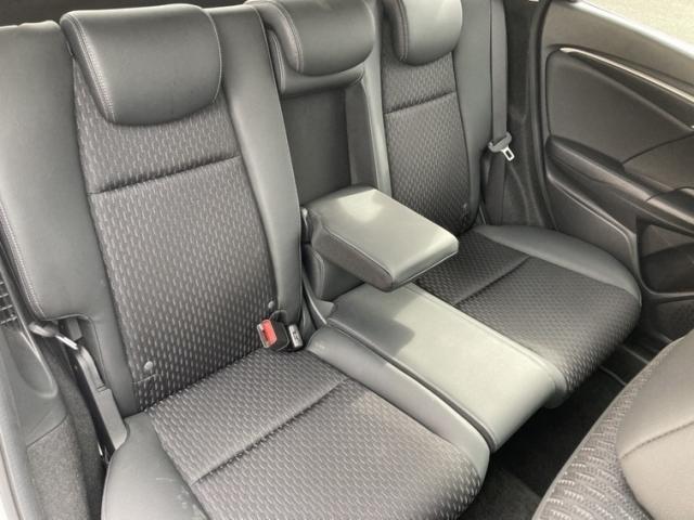 フィットハイブリッド Ｌパッケージ　キーレス　フルセグ　ナビ＆ＴＶ　１５アルミホイール　エアバッグ　オートマ　ディーラー車　助手席エアバッグ　ＥＴＣ　バックカメラ　スマートキー　オートクルーズコントロール（19枚目）