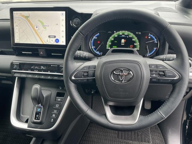 ノア ハイブリッドＳ－Ｚ　ワンオーナー　両側電動スライド　キーレス　フルセグ　ナビ＆ＴＶ　１７アルミホイール　乗車定員７人　エアバッグ　オートマ　助手席エアバッグ　衝突被害軽減システム　ＥＴＣ　バックカメラ（5枚目）