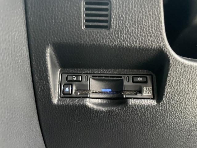 ノア ハイブリッドＳ－Ｚ　ワンオーナー　両側電動スライド　キーレス　フルセグ　ナビ＆ＴＶ　１７アルミホイール　乗車定員７人　エアバッグ　オートマ　助手席エアバッグ　衝突被害軽減システム　ＥＴＣ　バックカメラ（13枚目）