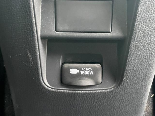 ノア ハイブリッドＳ－Ｚ　ワンオーナー　両側電動スライド　キーレス　フルセグ　ナビ＆ＴＶ　１７アルミホイール　乗車定員７人　エアバッグ　オートマ　助手席エアバッグ　衝突被害軽減システム　ＥＴＣ　バックカメラ（19枚目）