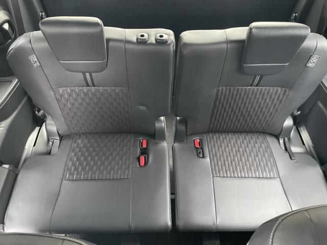 ノア ハイブリッドＳ－Ｚ　ワンオーナー　両側電動スライド　キーレス　フルセグ　ナビ＆ＴＶ　１７アルミホイール　乗車定員７人　エアバッグ　オートマ　助手席エアバッグ　衝突被害軽減システム　ＥＴＣ　バックカメラ（20枚目）