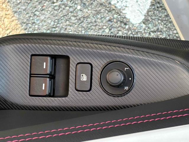 Ｓレザーパッケージ　オープンカー　バックカメラ　ナビ　ＴＶ　レーンアシスト　オートライト　ＬＥＤヘッドランプ　ＡＴ　スマートキー　アイドリングストップ　シートヒーター　アルミホイール　盗難防止システム　衝突安全ボディ（画像11）