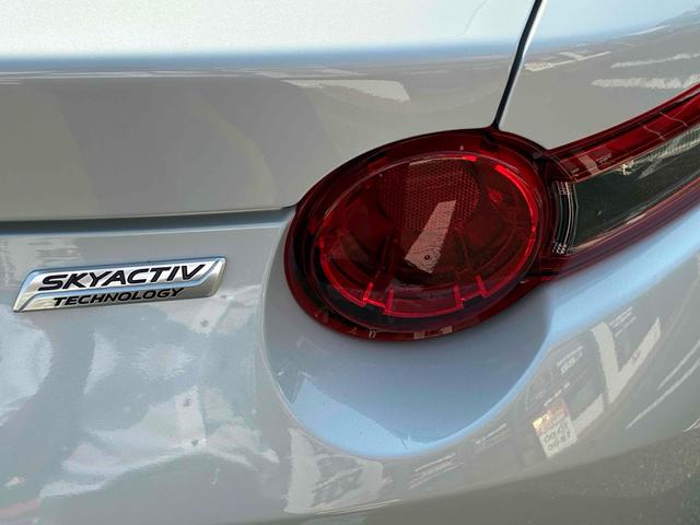 Ｓレザーパッケージ　オープンカー　バックカメラ　ナビ　ＴＶ　レーンアシスト　オートライト　ＬＥＤヘッドランプ　ＡＴ　スマートキー　アイドリングストップ　シートヒーター　アルミホイール　盗難防止システム　衝突安全ボディ（画像50）