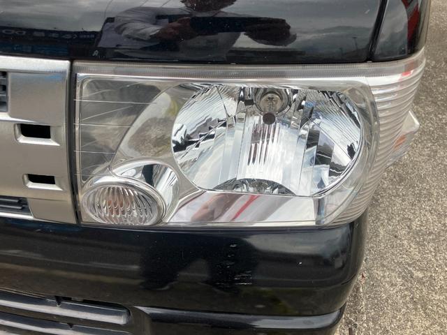 ミニキャブトラック ＶＸ－ＳＥ　５速ミッション車　エアコン　パワーステアリング　３方開　荷台ゴムマット　ヘッドライトレベライザー　純正黒　積載量３５０Ｋｇ積み（4枚目）