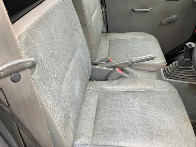 ミニキャブトラック ＶＸ－ＳＥ　５速ミッション車　エアコン　パワーステアリング　３方開　荷台ゴムマット　ヘッドライトレベライザー　純正黒　積載量３５０Ｋｇ積み（19枚目）