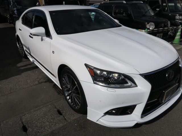 ＬＳ ＬＳ４６０　Ｆスポーツ　本革パワーシート　シートエアコン　ナビ　バックモニター　スマートキー　プッシュスタート　ステアリングヒーター　パーキングセンサー　ＥＴＣ　オートトランク（4枚目）