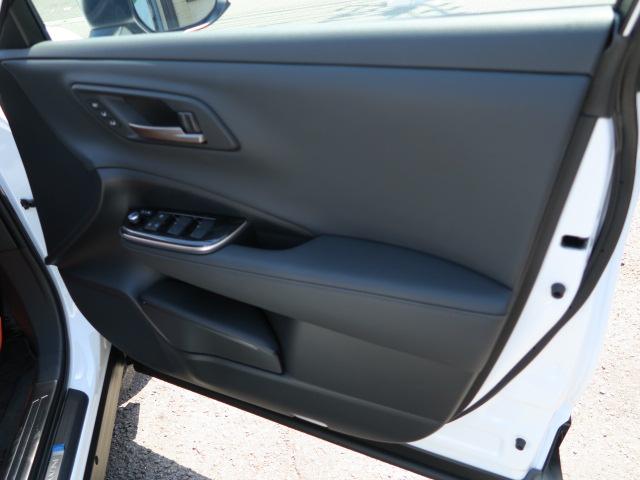 クラウンスポーツ ＲＳ　ナビ　全方位モニター　フルセグ　スマートキー　プッシュスタート　パワーシート　シートエアコン　デジタルインナーミラー　ＥＴＣ　オートリアゲート（12枚目）