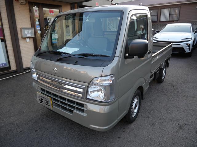 キャリイトラック ＫＣエアコン・パワステ　セレクト４ＷＤ車　エアコン　パワーステアリング　パワーウィンドウ　Ｗエアバッグ　トラクションコントロール　アイドリングストップ　ブレーキサポート　ラジオ　三方開　荷台マット　荷台ガード（2枚目）