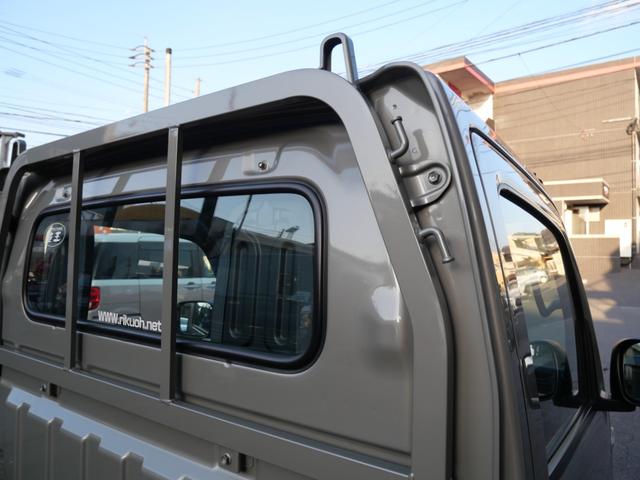 キャリイトラック ＫＣエアコン・パワステ　セレクト４ＷＤ車　エアコン　パワーステアリング　パワーウィンドウ　Ｗエアバッグ　トラクションコントロール　アイドリングストップ　ブレーキサポート　ラジオ　三方開　荷台マット　荷台ガード（11枚目）