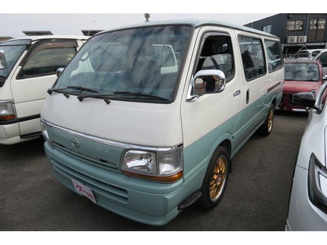 ハイエースバン ロングスーパーＧＬ　レザー調シートカバー　社外１７インチアルミホイール　スライドドア　イージィークローザードア　ナビ　バックカメラ　修復歴無し　ディーゼル車　パワーウィンドウ　Ｗエアコン　車中泊仕様　内装張替（2枚目）