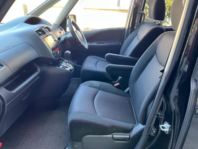 セレナ ハイウェイスター　Ｓ－ハイブリッド　Ｖセレクション　ナビ　ＴＶ　インテリジェントキー　アルミホイール　オートエアコン　両側電動スライドドア　電動格納ミラー　パワーウィンドウ（13枚目）